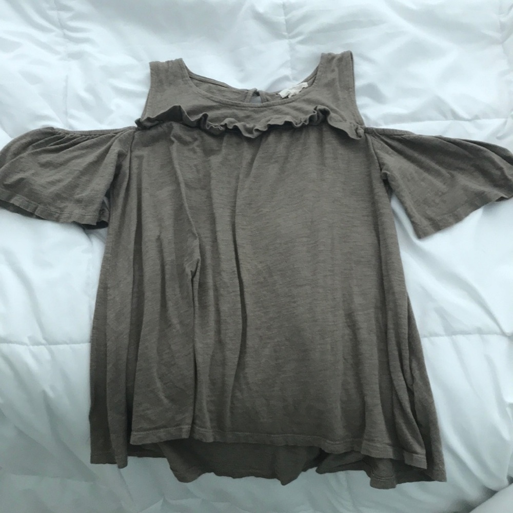 Green tank top/ off the shoulder